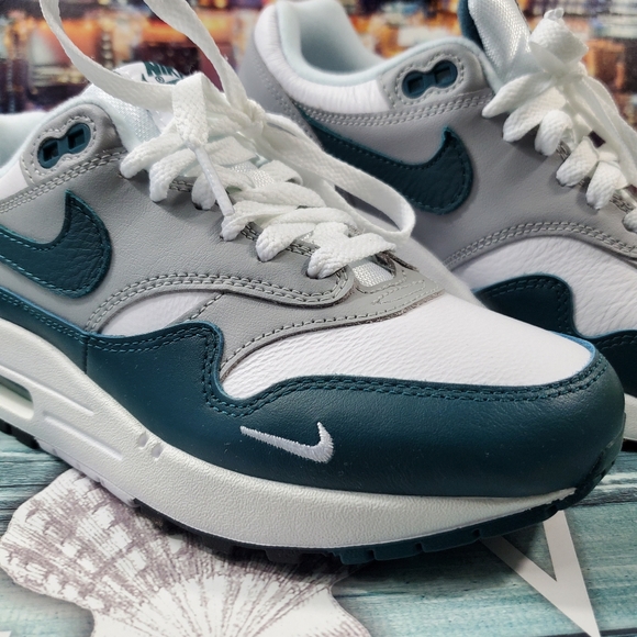 Nike Air Max 1 LV8 - Picture 12 of 16